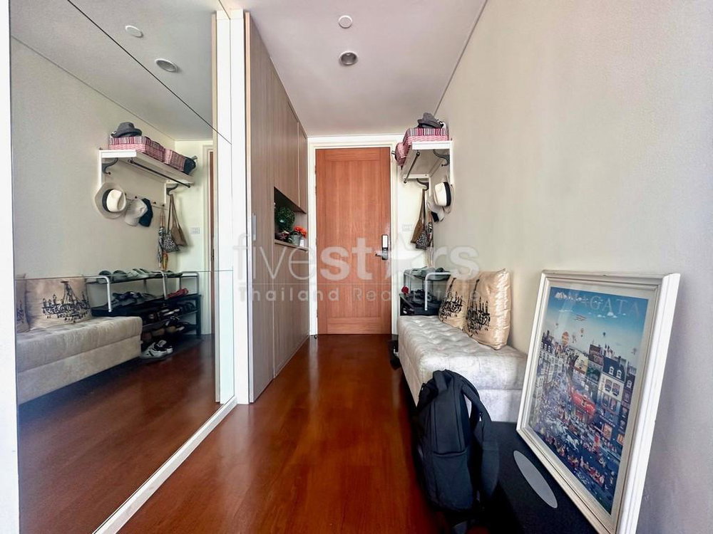 3-bedroom spacious condo for sale close to BTS Asoke 2569745664