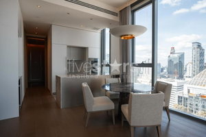 1-bedroom spacious high-end condo for sale 150m from BTS Chidlom 2009638492