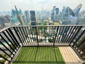 2-bedroom high-end condo for sale 400m from BTS Chidlom 2405869329