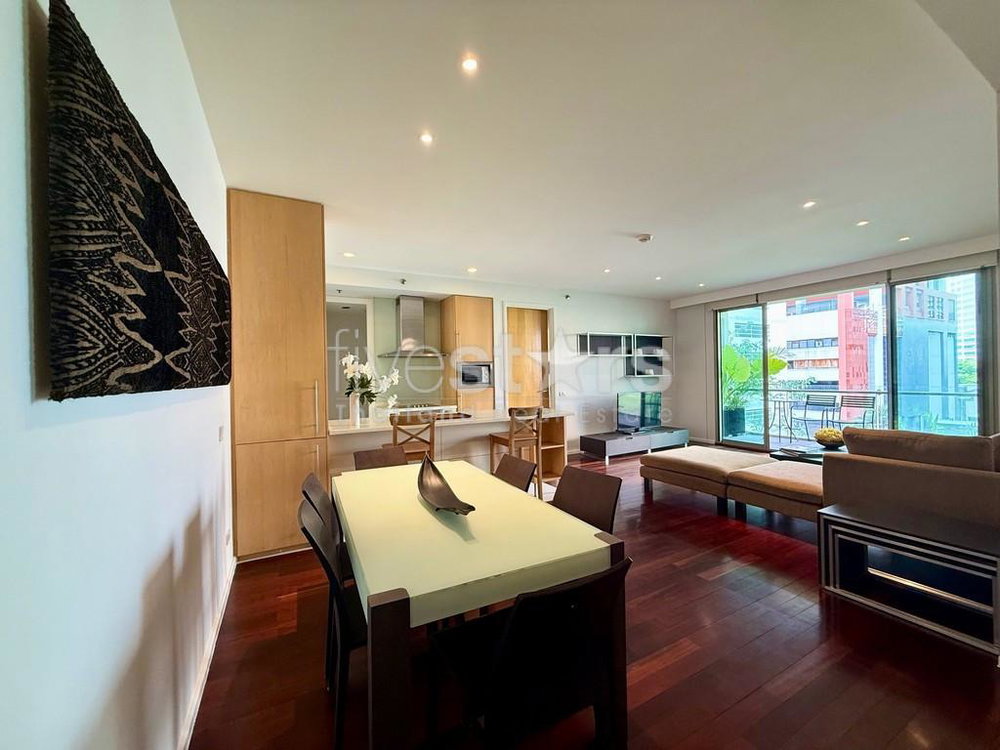 2-bedroom spacious condo for sale close to BTS Saladaeng 3447870530