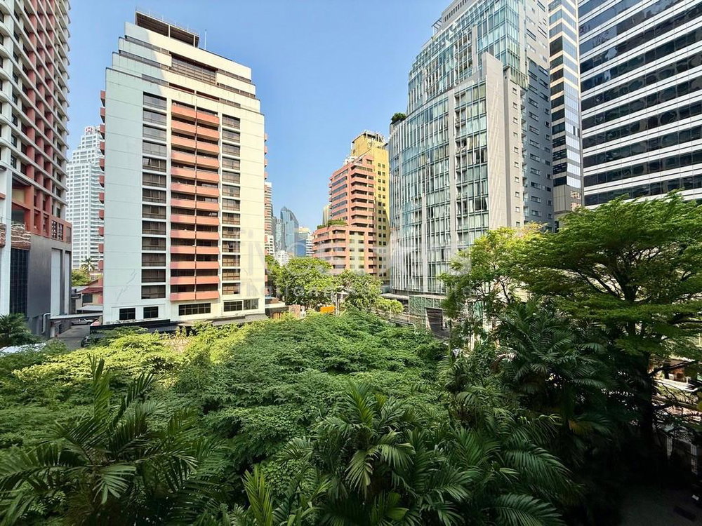 2-bedroom spacious condo for sale close to BTS Saladaeng 3447870530