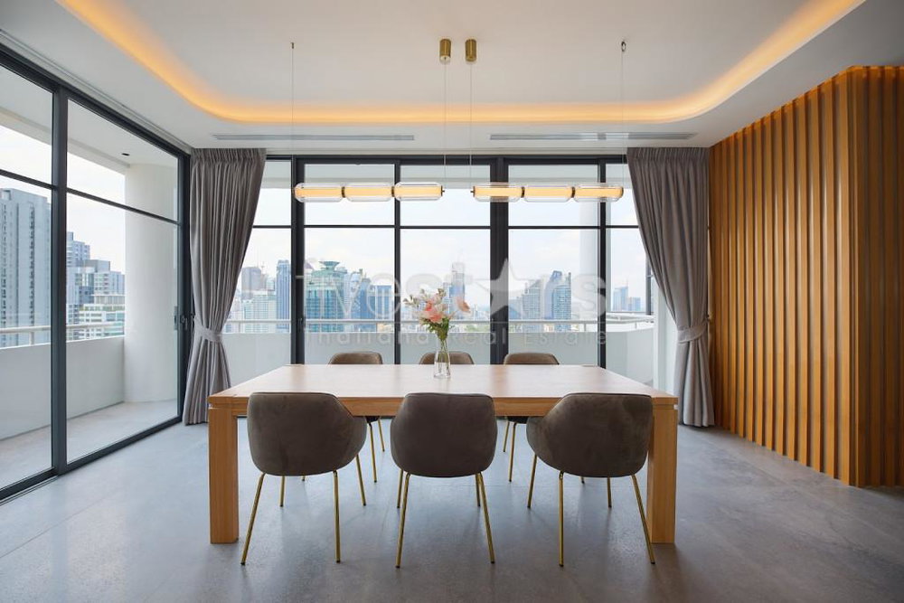 3-bedroom spacious penthouse for sale in Thonglor area 1126054311