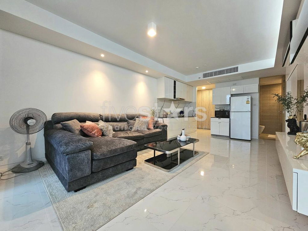 Luxury 2-bedroom condo for sale in the heart of Phrom Phong. 2011550168