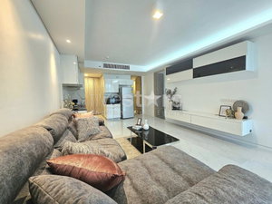 Luxury 2-bedroom condo for sale in the heart of Phrom Phong. 2011550168