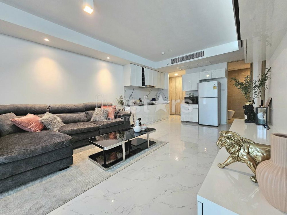 Luxury 2-bedroom condo for sale in the heart of Phrom Phong. 2011550168
