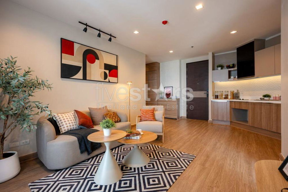 3-Bedroom condo for Sale close to Saphan Taksin BTS 1995612472