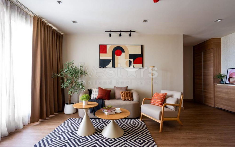 3-Bedroom condo for Sale close to Saphan Taksin BTS 1995612472