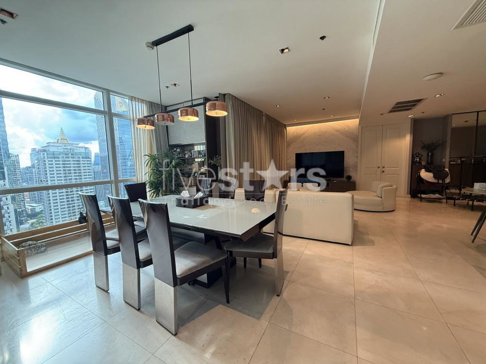 Large modern luxury condominium for rent on Ploenchit 2677001979