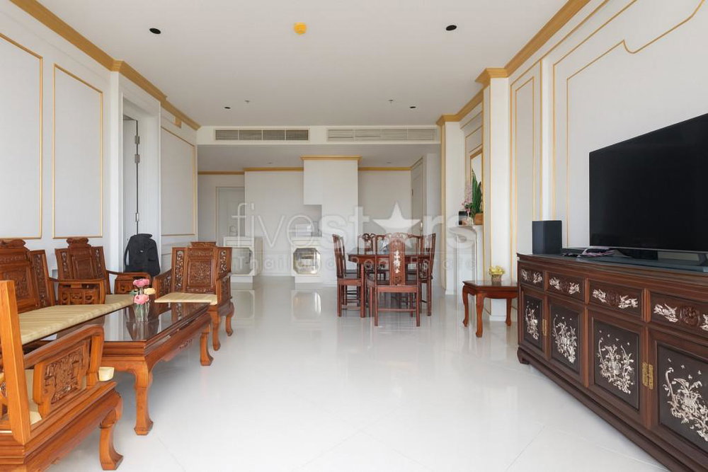 2-bedroom condo for sale near BTS Chong Nonsi 1550956064