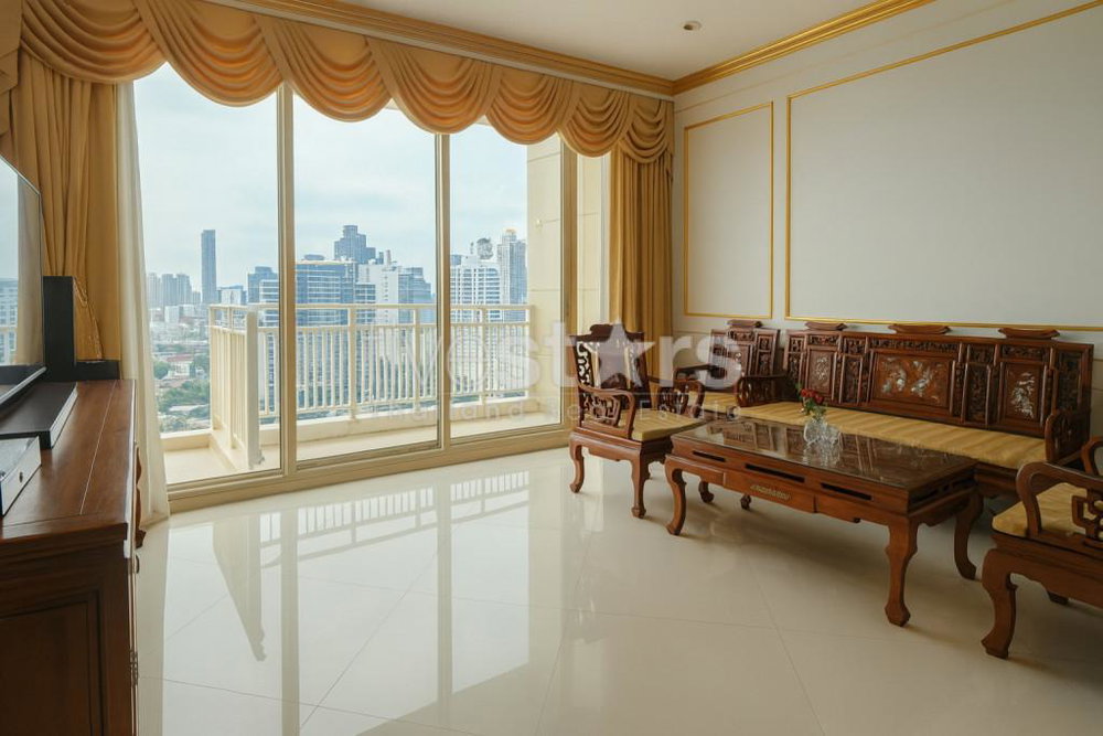 2-bedroom condo for sale near BTS Chong Nonsi 1550956064