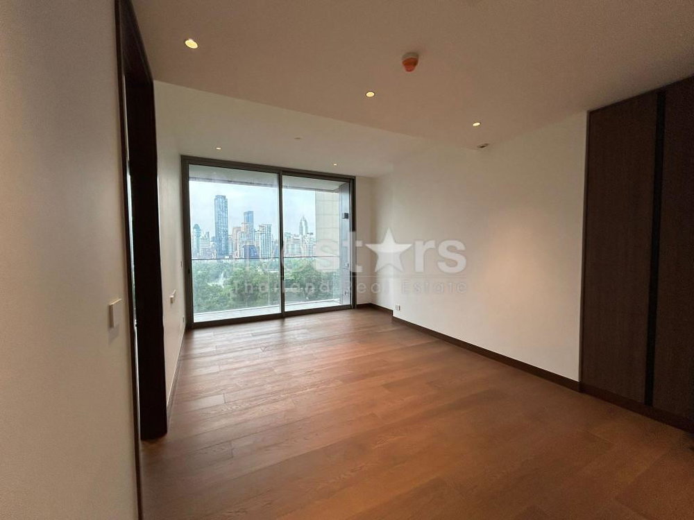 1 Bedroom Luxury condo for sale close to MRT Silom 3503544793