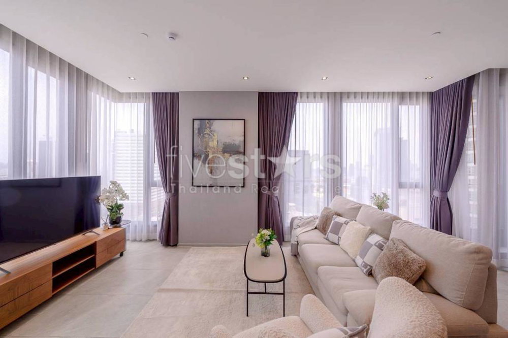 3-bedroom Super Luxury Condo for sale located to Thonglor BTS station 1913594854