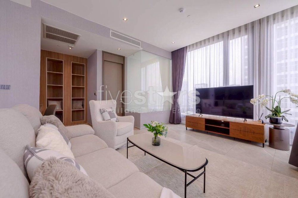 3-bedroom Super Luxury Condo for sale located to Thonglor BTS station 1913594854