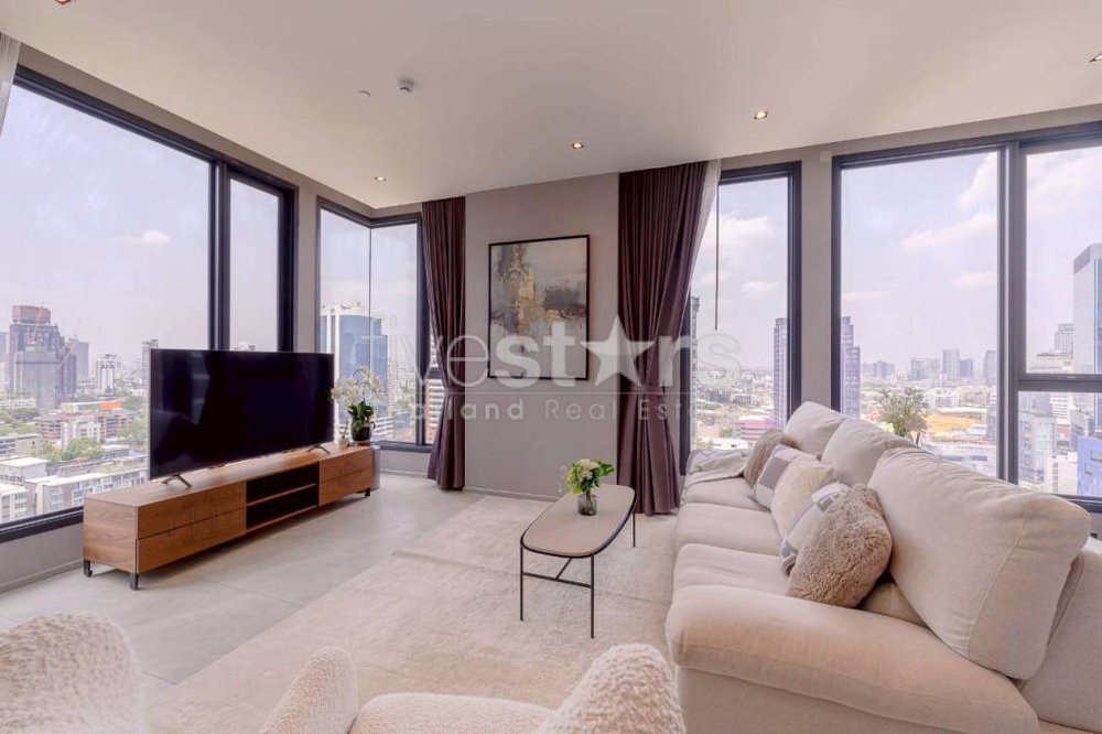 3-bedroom Super Luxury Condo for sale located to Thonglor BTS station 1913594854