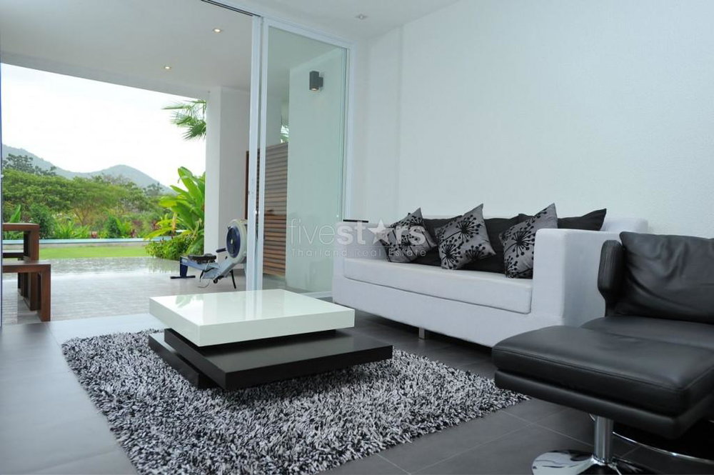 2 Bedroom apartment closed to black Mountain golf course 2322639598