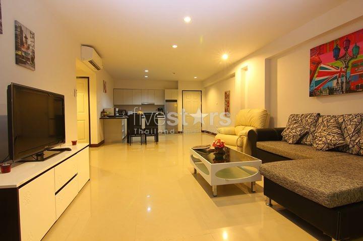 ideally located within fews minutes to the beach and the center town 940031270