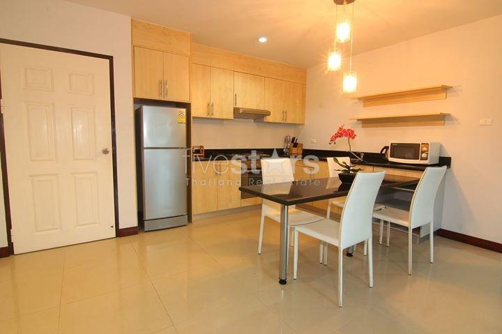 ideally located within fews minutes to the beach and the center town 940031270