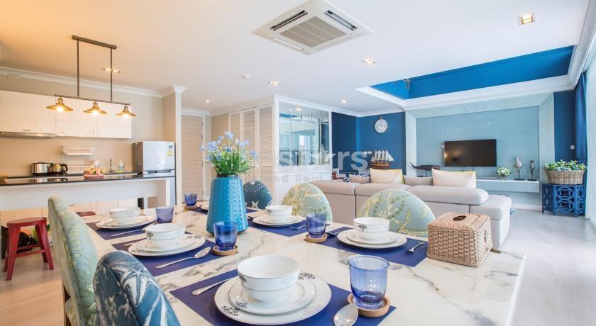 Beautiful residence located just in front of the beach 4199107536