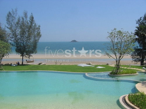 Nice 1-bedroom apartment in a great beach front building 1116449522