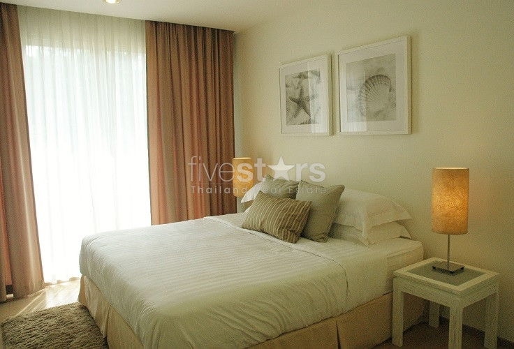 Nice 1-bedroom apartment in a great beach front building 1116449522