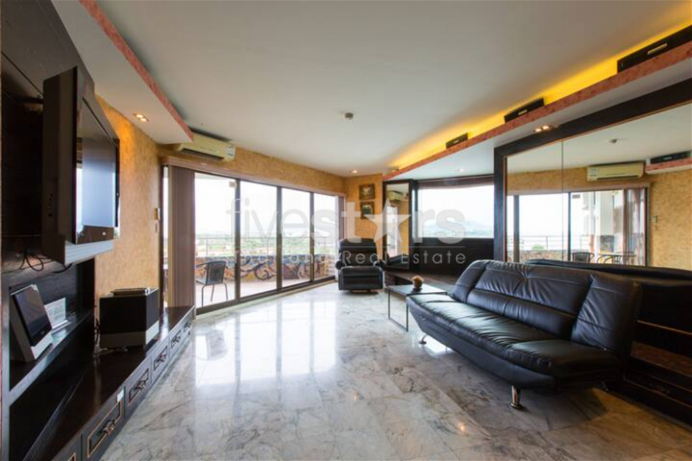 Large 1 Bed Condo with Sea Views to the North of town 1284396332
