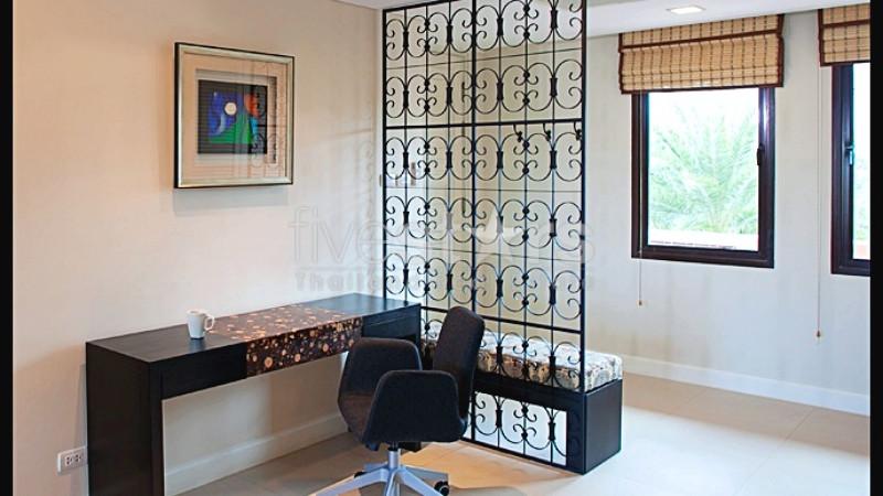 Stunning 3-Bedroom Beachfront Condo with Panoramic Sea and Pool Views at Marrakesh Hua Hin 156987102