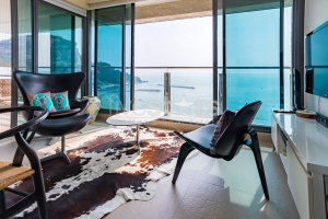 Beachfront 1 Bedroom Condo 2891476473