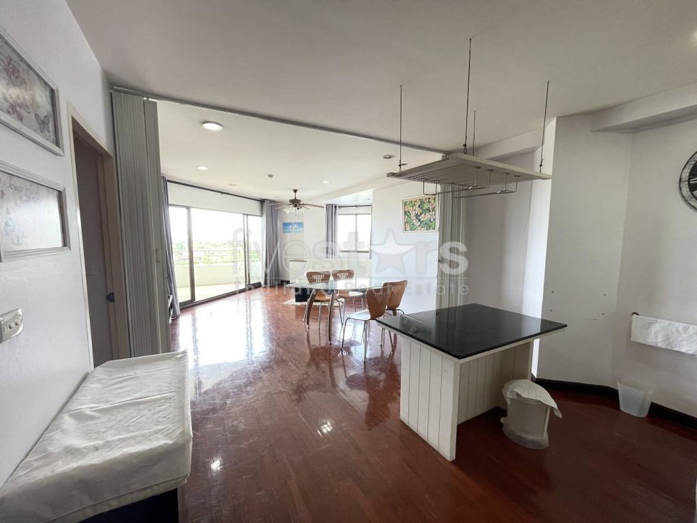 Palm Pavillion: 1 Bedroom Condo with Sea View 3354036880