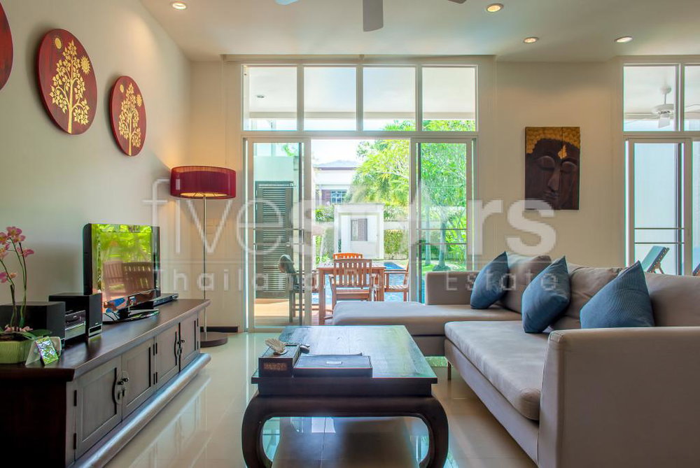 Stunning duplex with private pool 3260851879