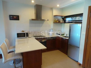Cozy condominium for sale near Surin Beach 1300596110
