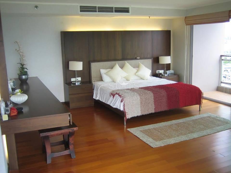 Spectacular luxury 3-bedroom overlooking Pattaya Bay 107722914