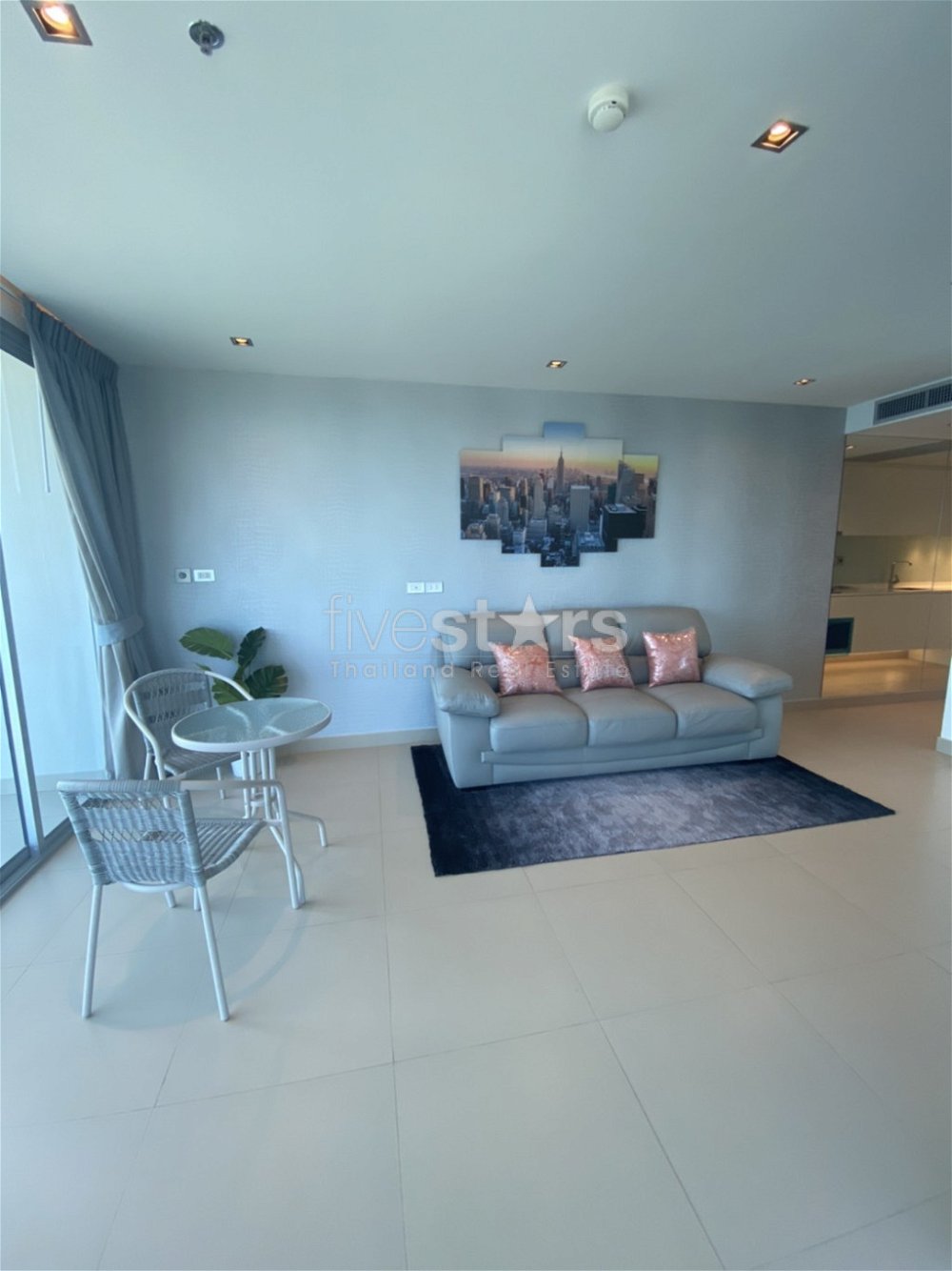 Large 1 bedroom condo for sale at Pattaya 1970454375