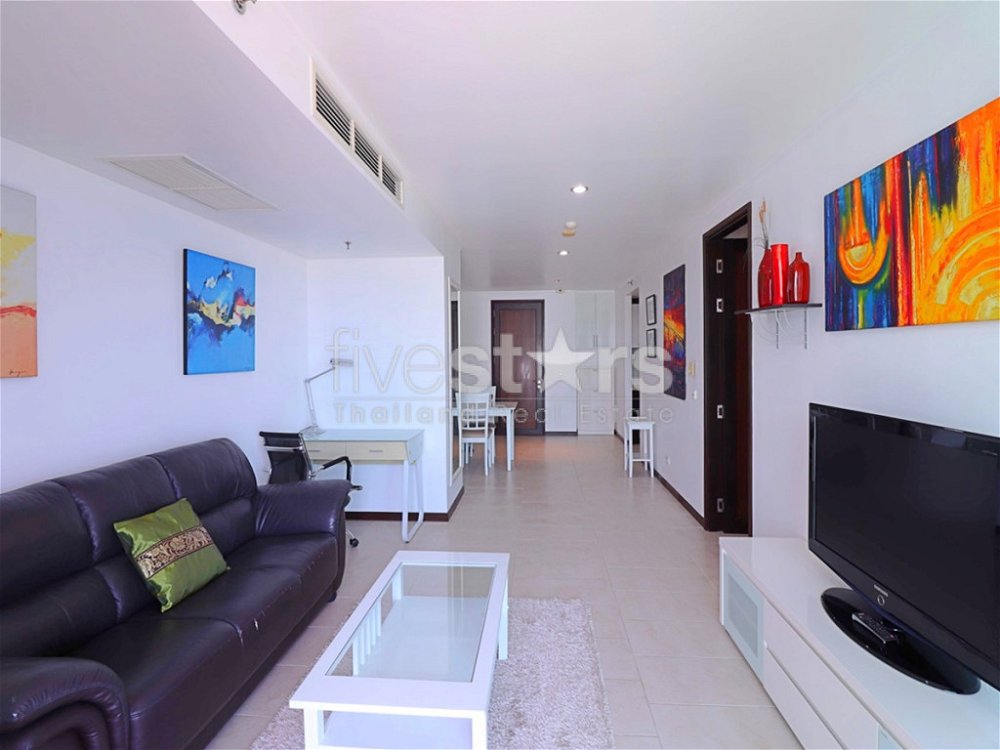 Large 1 bedroom condo with Seaview for sale in Pattaya 2633409151