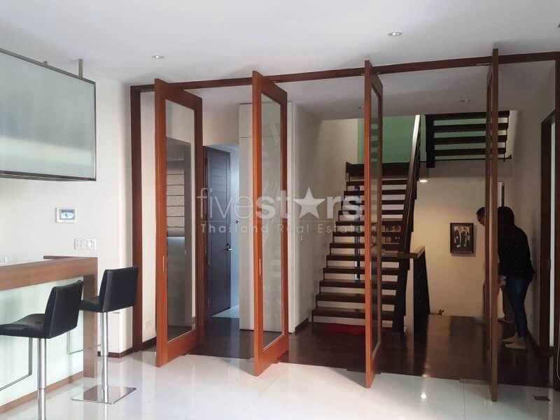 Luxury single house 6 bedroom for sale on Narathiwas 2139368300