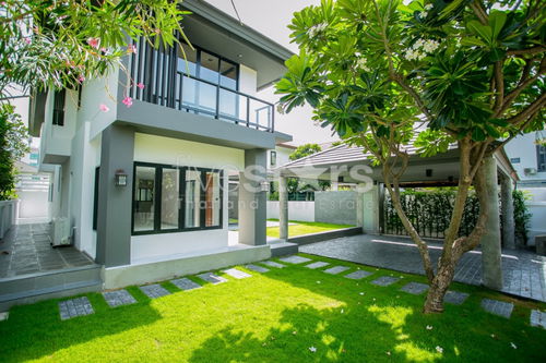 4 bedrooms single house for sale, near CDC, easy to access express way 4067226480