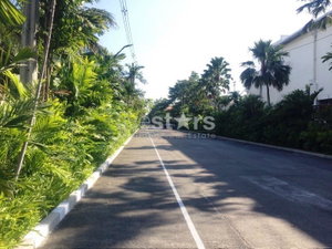 4 bedroom house in compound for sale on Rama 9 to Ramkhamheng 24 2889934364