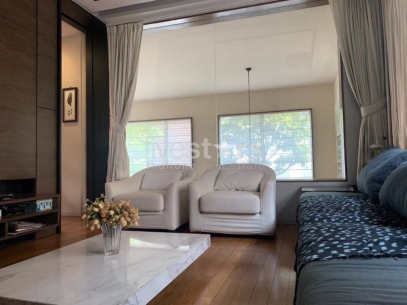 4 bedroom house in compound for sale on Rama 9 to Ramkhamheng 24 4206125091