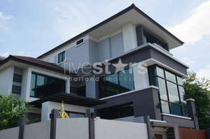 5 bedroom home office for sale on Huai Khwang 97592695