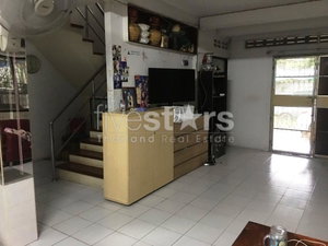Sale land and house on Onnut 4285247633