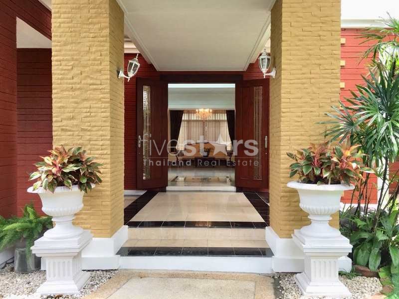 5-bedroom Single house for sale on Pattanakarn 3034378949