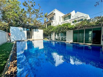 4-bedroom modern house for sale close to Suan Luang Rama 9 Park 1729362615