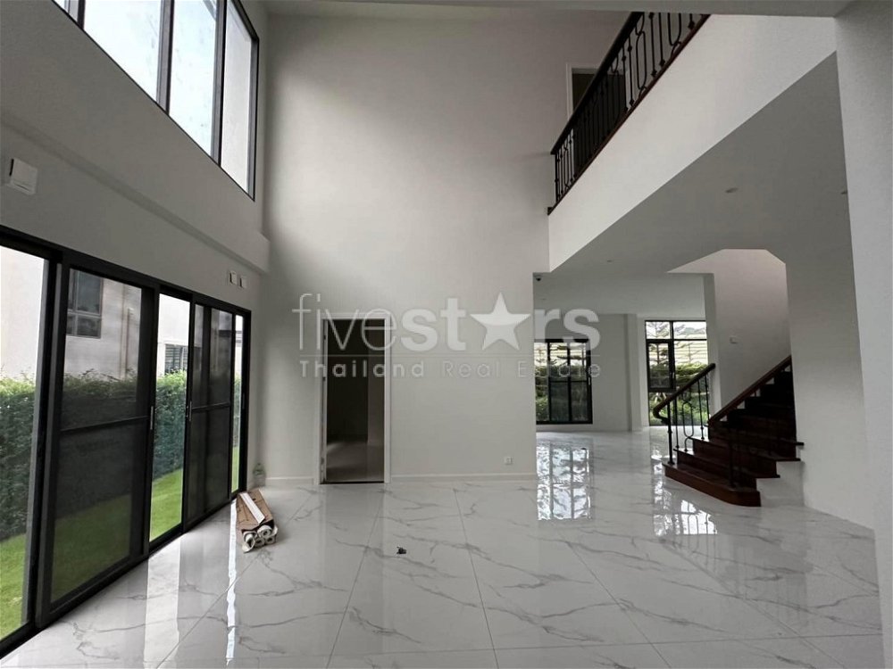 Luxury House 4-Bedroom for sale in Rama 9-New Krungthepkreetha 2935998488
