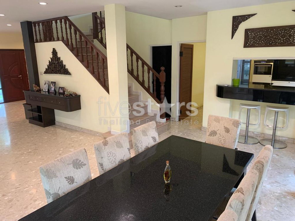 4-bedroom house for sale with private pool in Ramkamhaeng close to expressway 4132655198