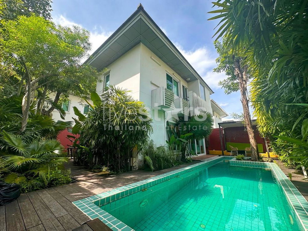3-bedroom house with private pool for sale close to Rama 9 2153234466
