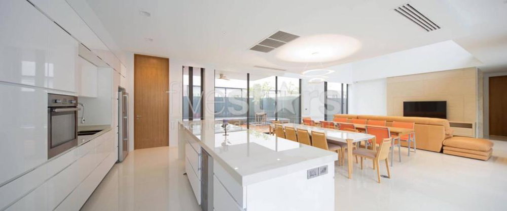 Stylish 3-Bedroom Luxury Home for Sale – Ekkamai 2643972286