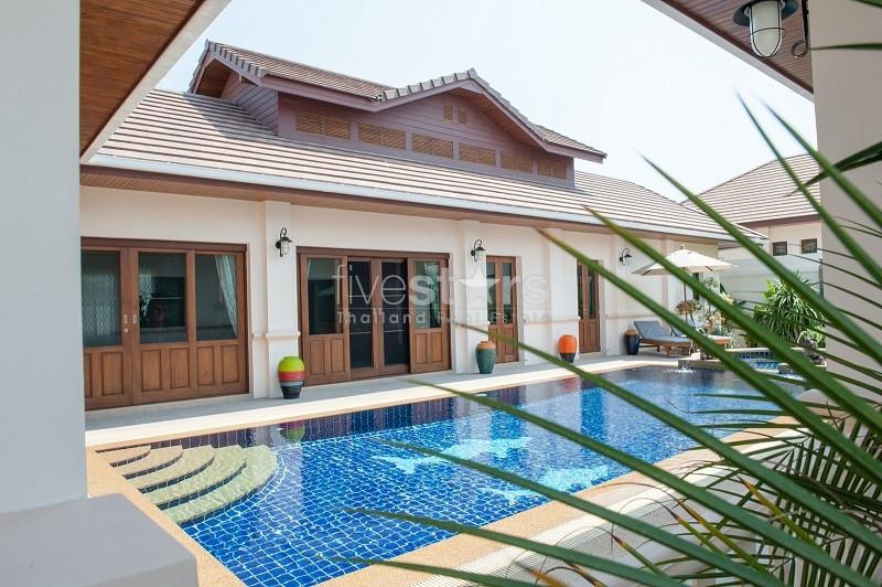 Real estate Thai-Bali style exclutive house for sale 56668002