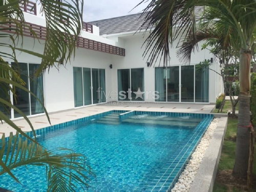 Nice tropical villa with pool close to the beach 4209781675