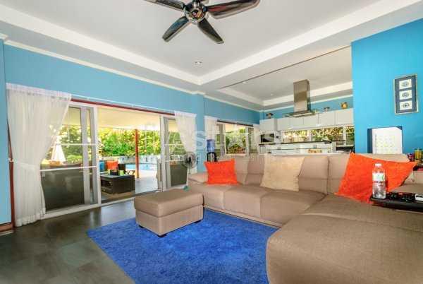 Nice 3-bedroom pool villa 4057090117