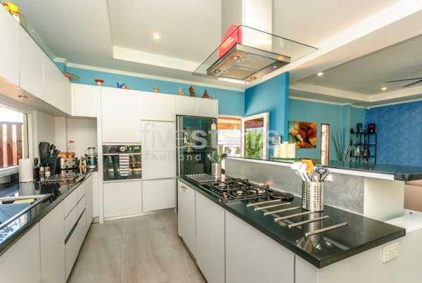 Nice 3-bedroom pool villa 4057090117