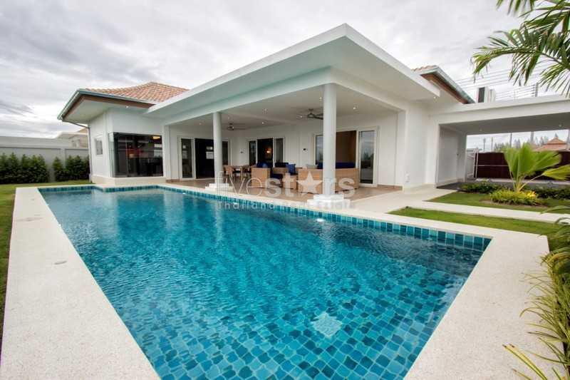 Spacious 3-bedrooms pool villa close to the beach 2632939847